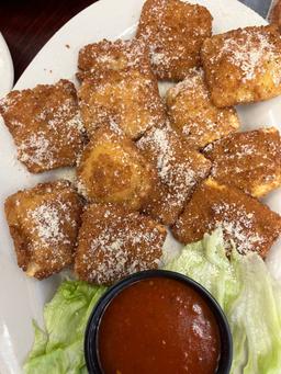 Fried Cheese Ravioli (12 pc)